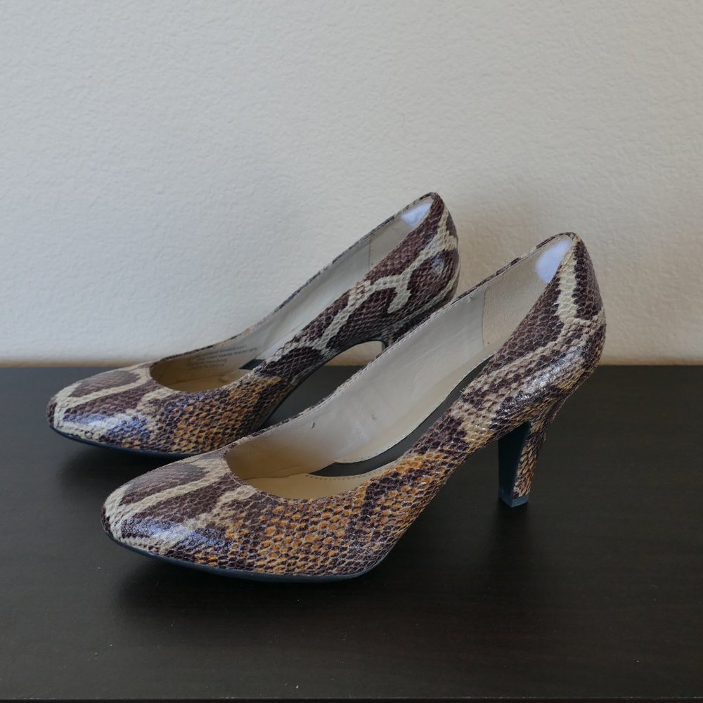 NEW Naturalizer Heels- Size 6.5